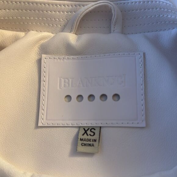 NWT BlankNY Pure Motivation Faux Leather Moto White Jacket. Size XS(2). - Picture 11 of 13